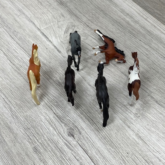 Breyer Mini Whinnies Gaited Collection 2008 #300119 Set of 6 - EUC - Picture 5 of 7